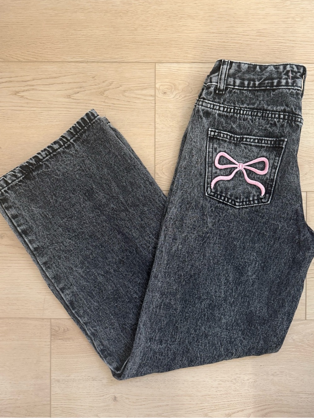 Disclosure Women’s Black Acid-Wash Wide Leg Jeans Pink Bow Embroidery Y2K 26